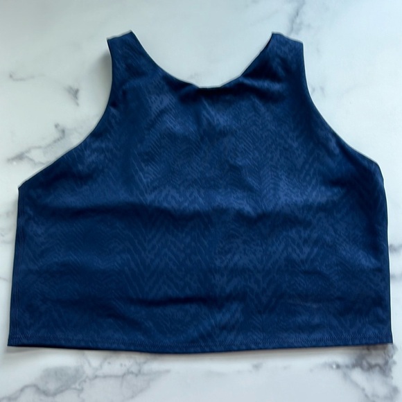 Athleta Conscious Crop Embossed Sports Bra Navy Blue Size Large - Picture 8 of 15